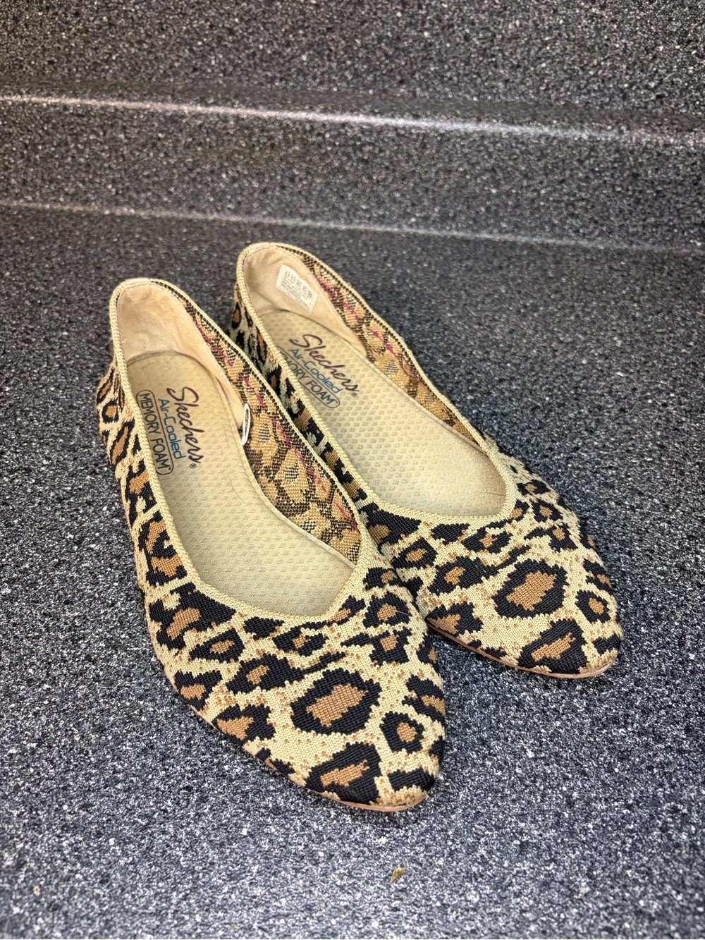 Skechers Women's Leopard Print Pointed Ballet Flats - Tan & Black